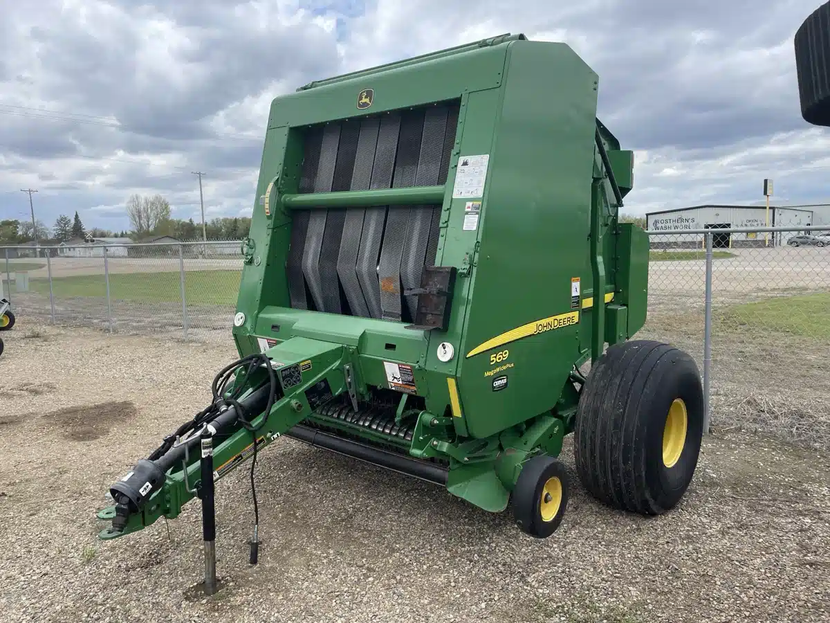Gallery image 1 for Used 2016 John Deere 569 Round Baler