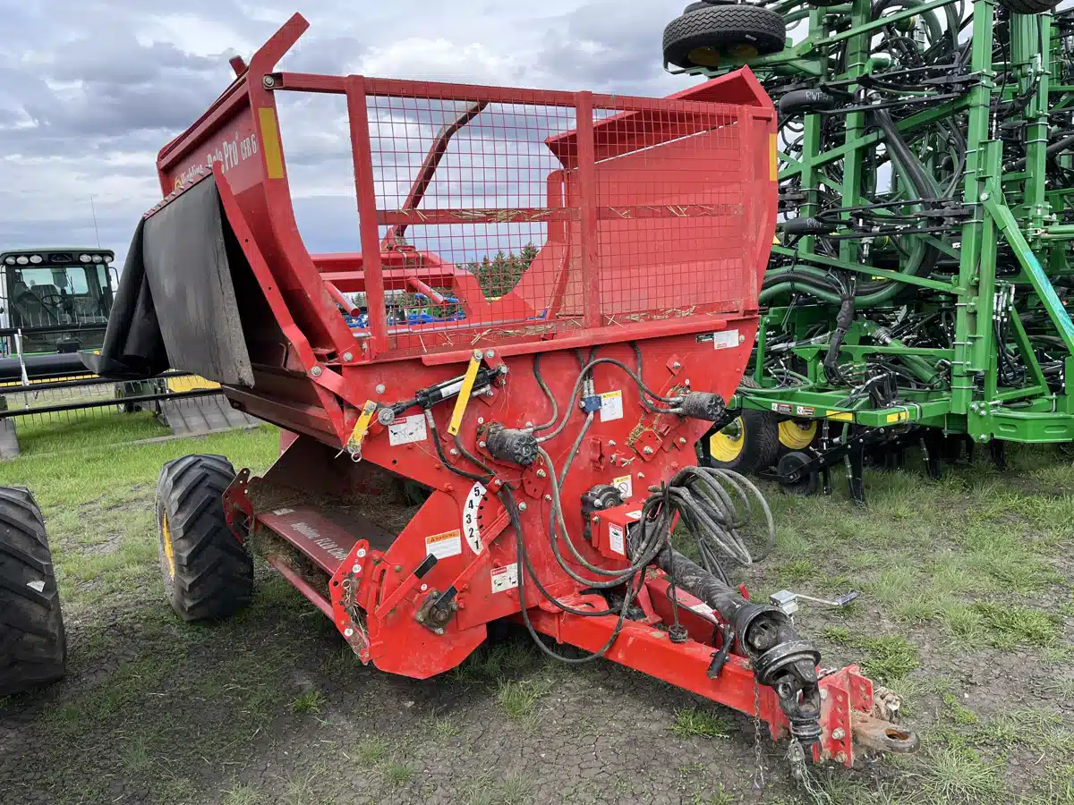 Gallery image 2 for Used 2020 Highline 650CFR 200 Bale Feeder