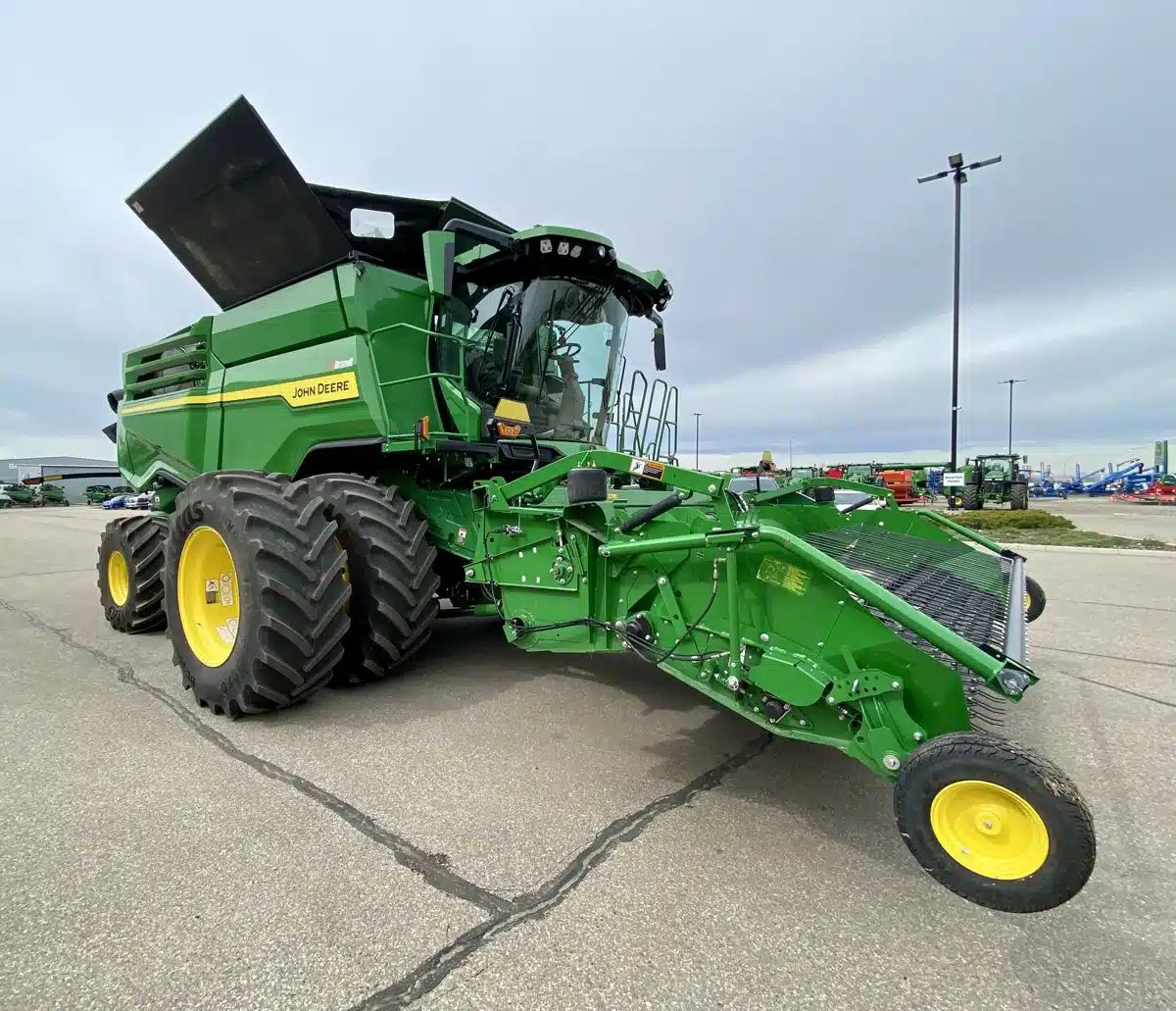 Gallery image 2 for Used 2023 John Deere X9 1000 Combine