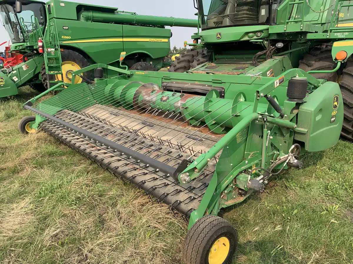 Gallery image 1 for Used 2017 John Deere 615P Header - Pickup