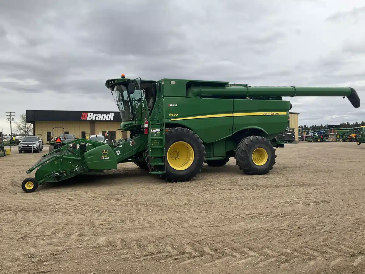 Gallery image 2 for Used 2016 John Deere S680 Combine