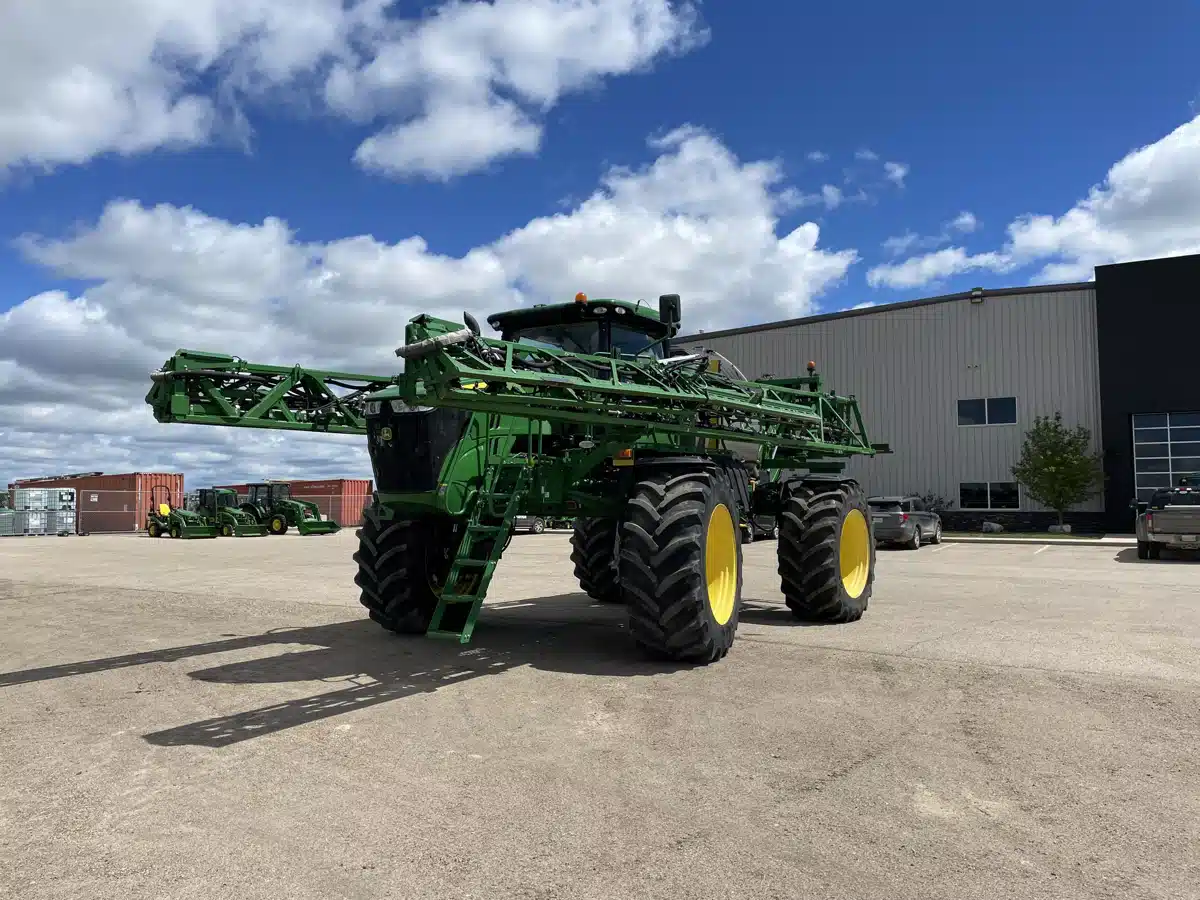 Gallery image 1 for Used 2016 John Deere R4045 Sprayer - Self Propelled