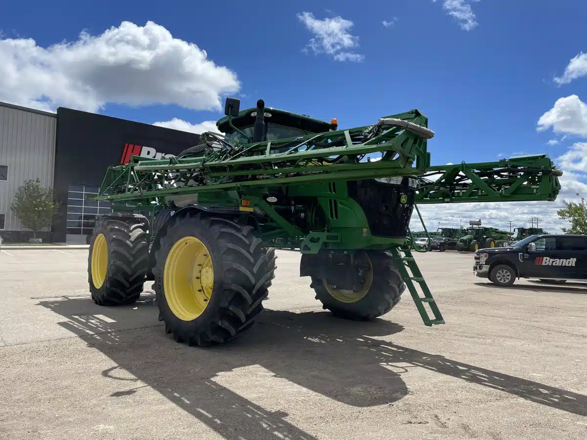 Gallery image 2 for Used 2016 John Deere R4045 Sprayer - Self Propelled
