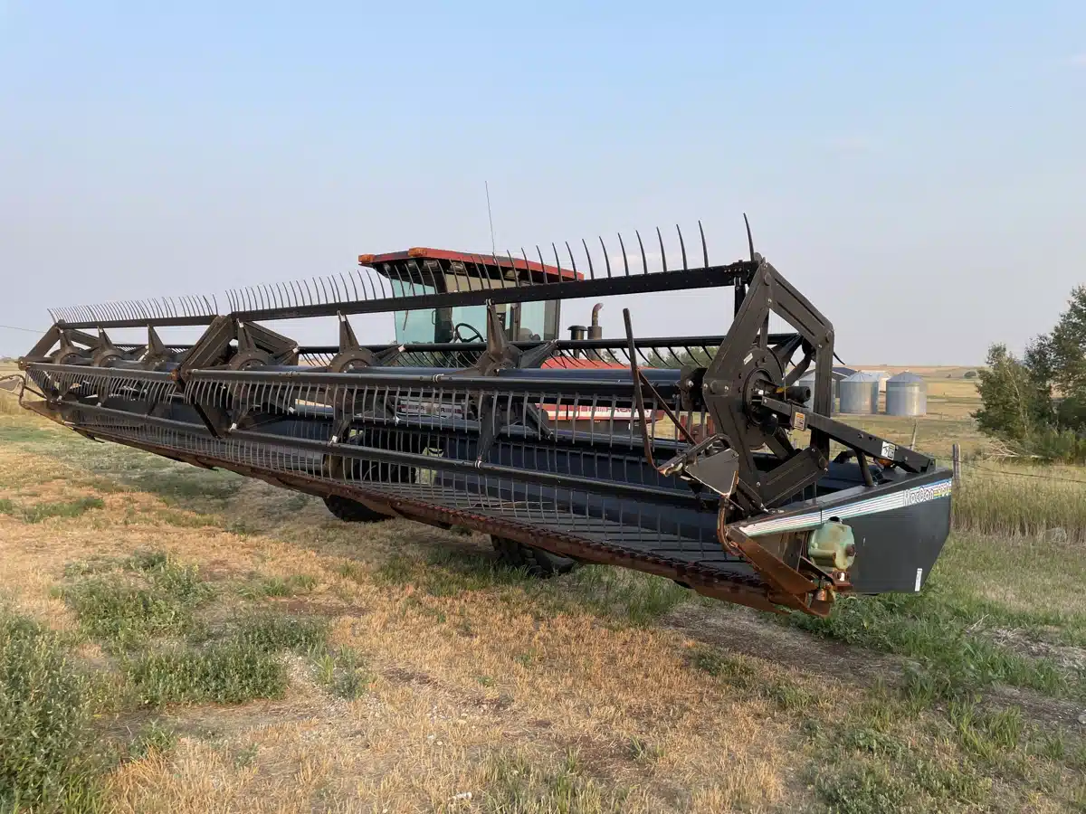 Gallery image 1 for Used 1998 MacDon 2930 Windrower