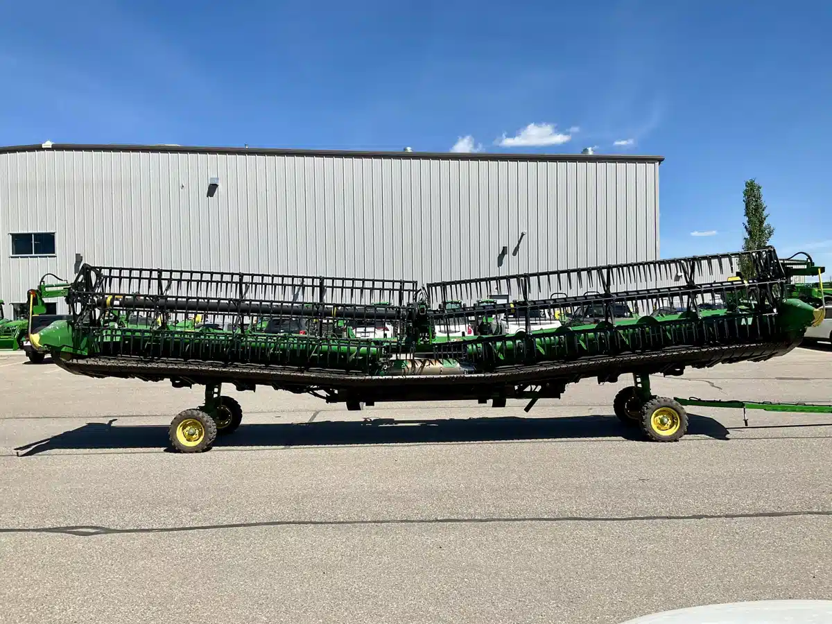 Gallery image 2 for Used 2023 John Deere HD35F Header - Draper