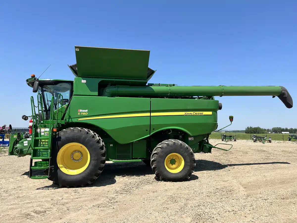 Gallery image 2 for Used 2019 John Deere S780 Combine