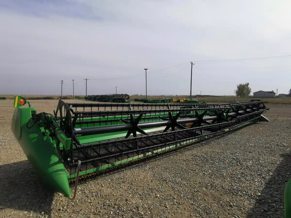 Gallery image 2 for Used 2011 John Deere 640D Harvester