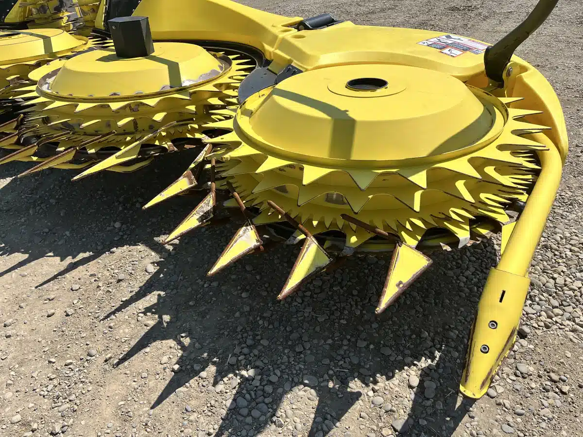 Gallery image 2 for Used 2023 John Deere 772 Header - Rotary