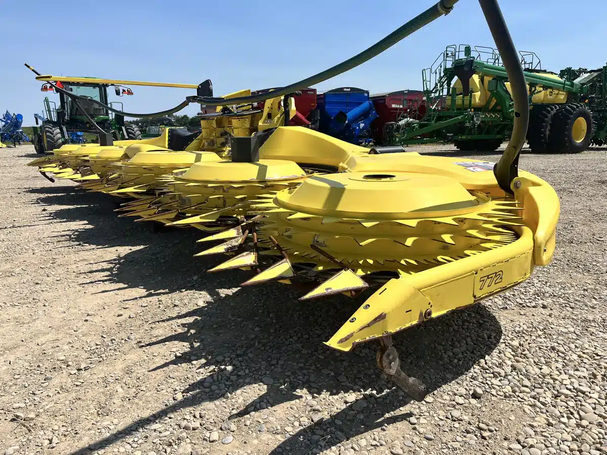 Gallery image 1 for Used 2023 John Deere 772 Header - Rotary