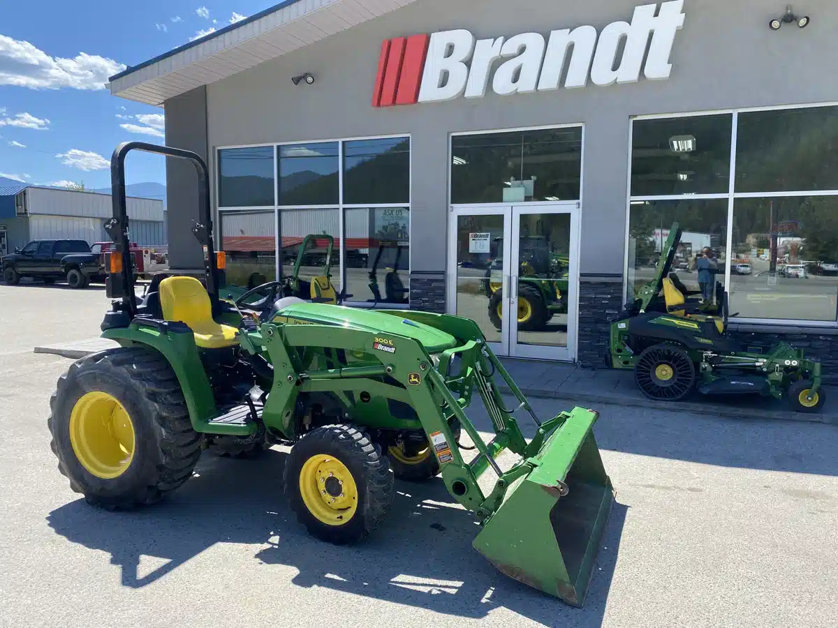 Gallery image 2 for Used 2018 John Deere 3032E Tractor