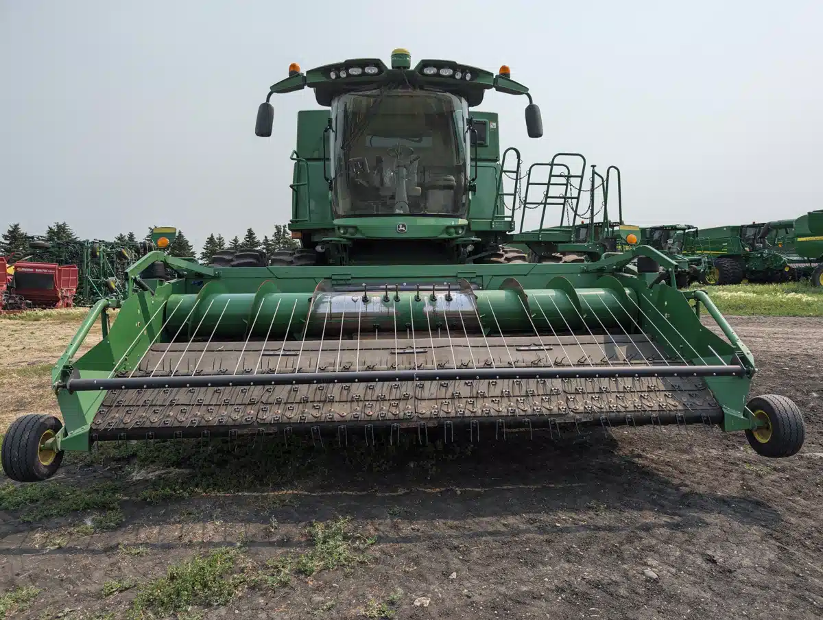 Gallery image 2 for Used 2015 John Deere S680 Combine
