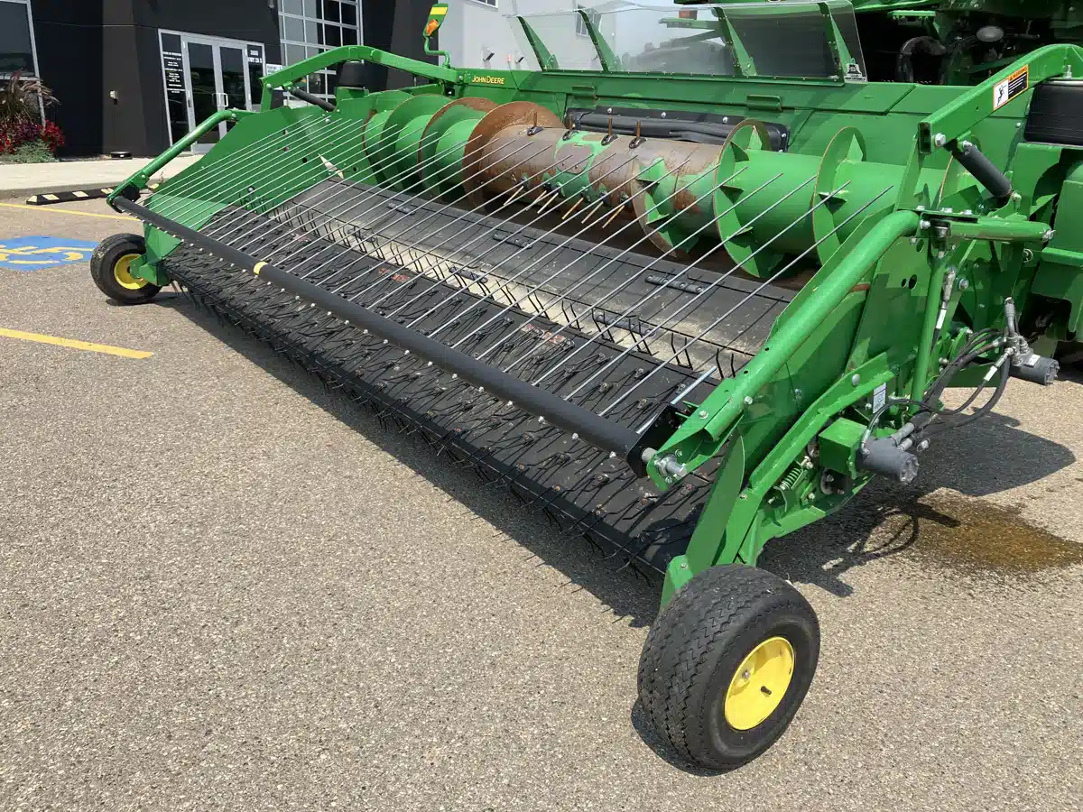 Gallery image 2 for Used 2019 John Deere 615P Header - Pickup
