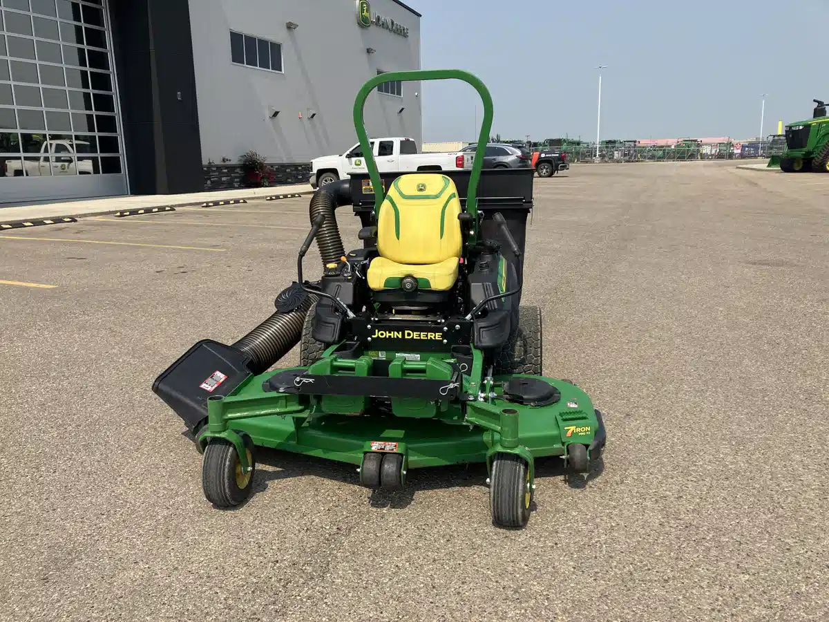 Gallery image 2 for Used 2023 John Deere Z950R Mower - Zero Turn