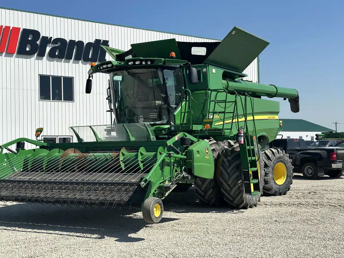 Gallery image 1 for Used 2014 John Deere S690 Combine