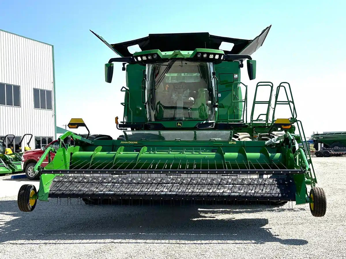 Gallery image 2 for Used 2022 John Deere X9 1000 Combine