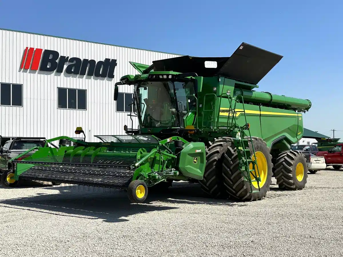 Gallery image 1 for Used 2022 John Deere X9 1000 Combine