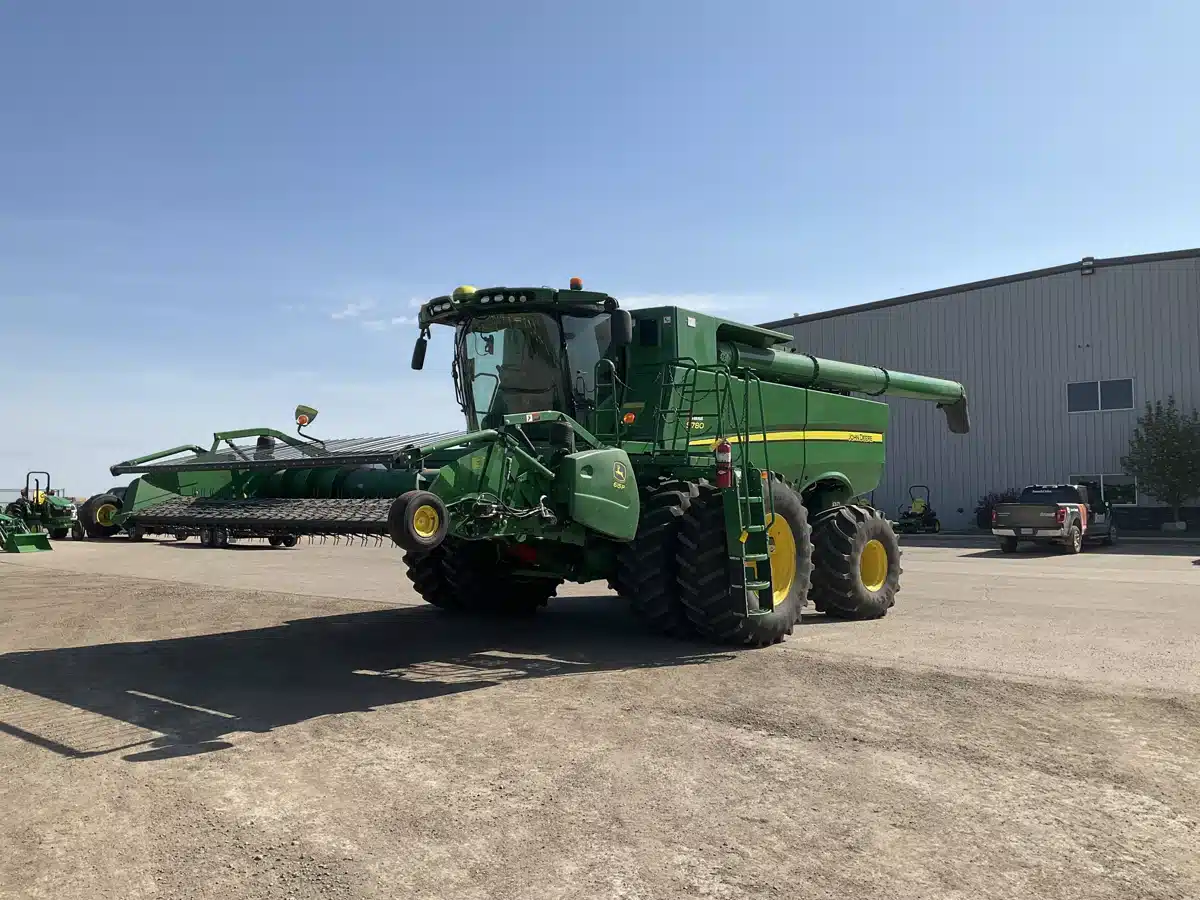 Gallery image 1 for Used 2019 John Deere S780 Combine