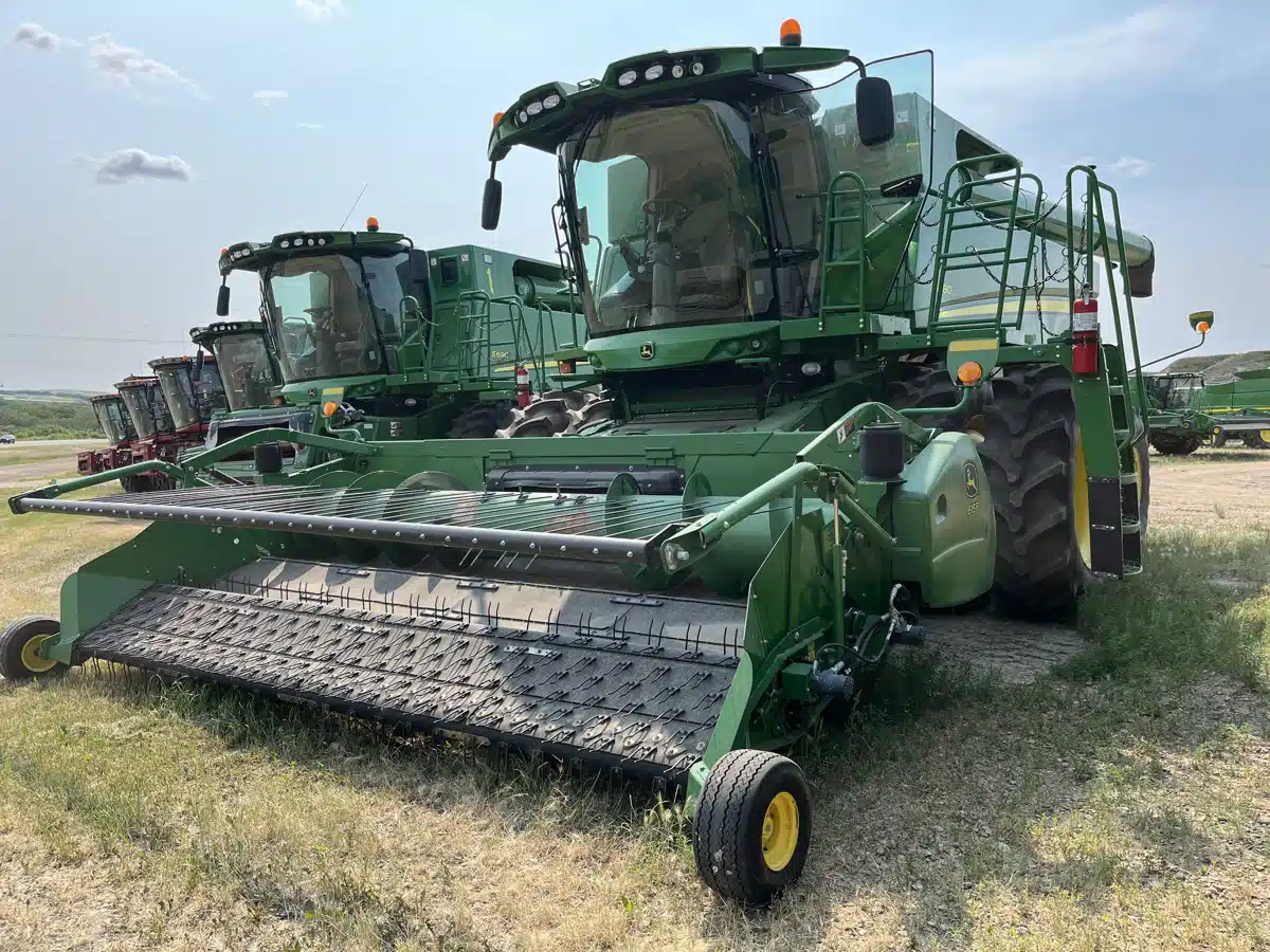 Gallery image 1 for Used 2014 John Deere S680 Combine