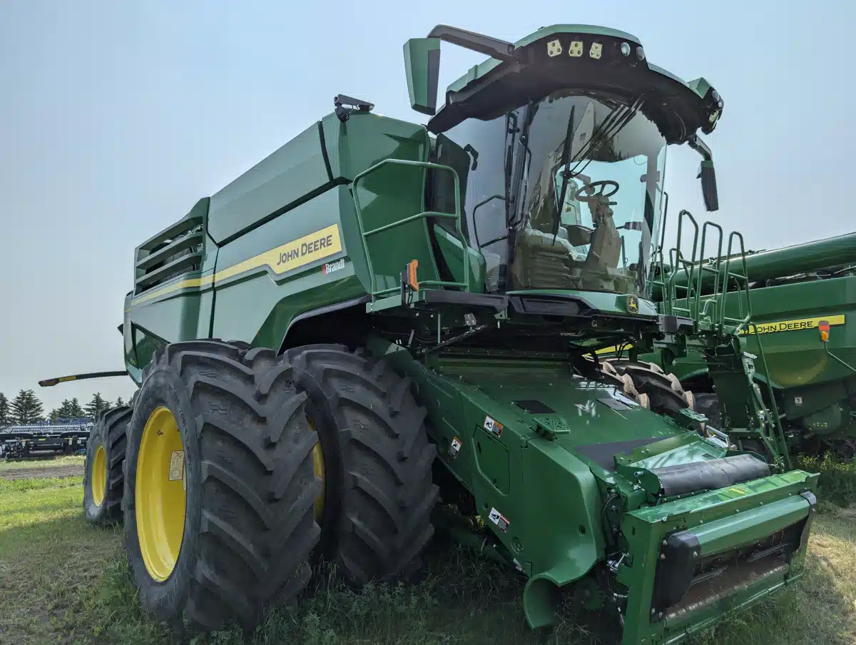 Gallery image 2 for 2023 John Deere X9 1100 Combine