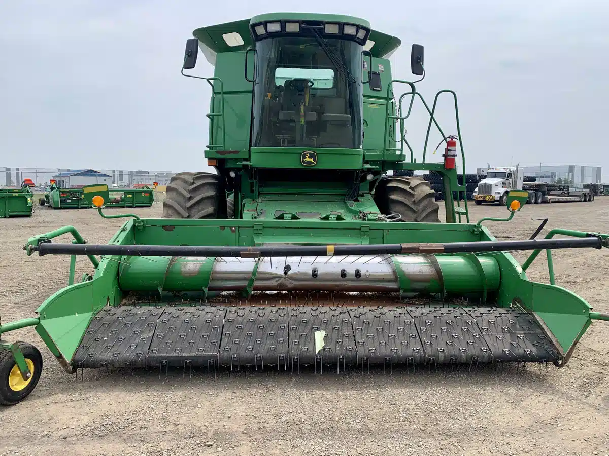 Gallery image 2 for Used 2005 John Deere 9760 STS Combine