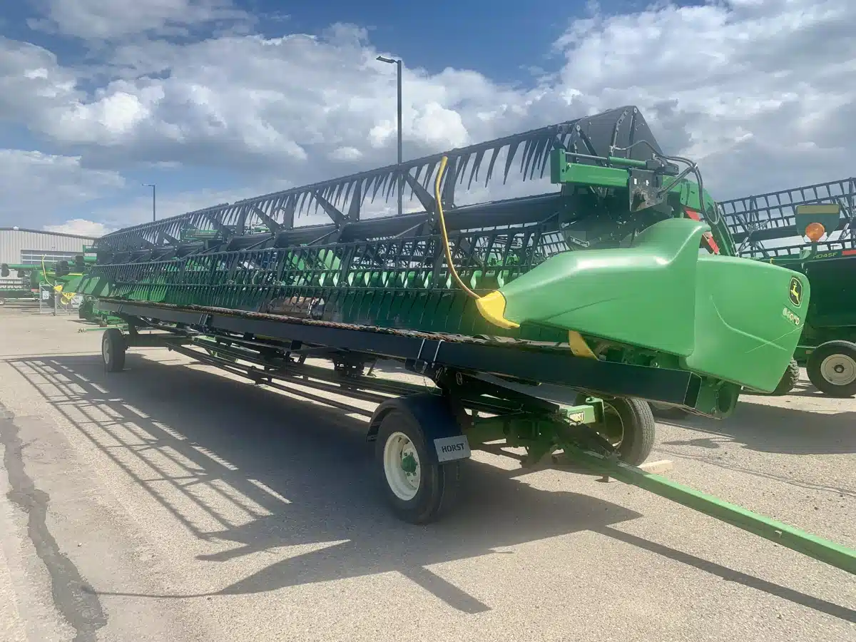 Gallery image 1 for Used 2018 John Deere 640FD Header - Draper