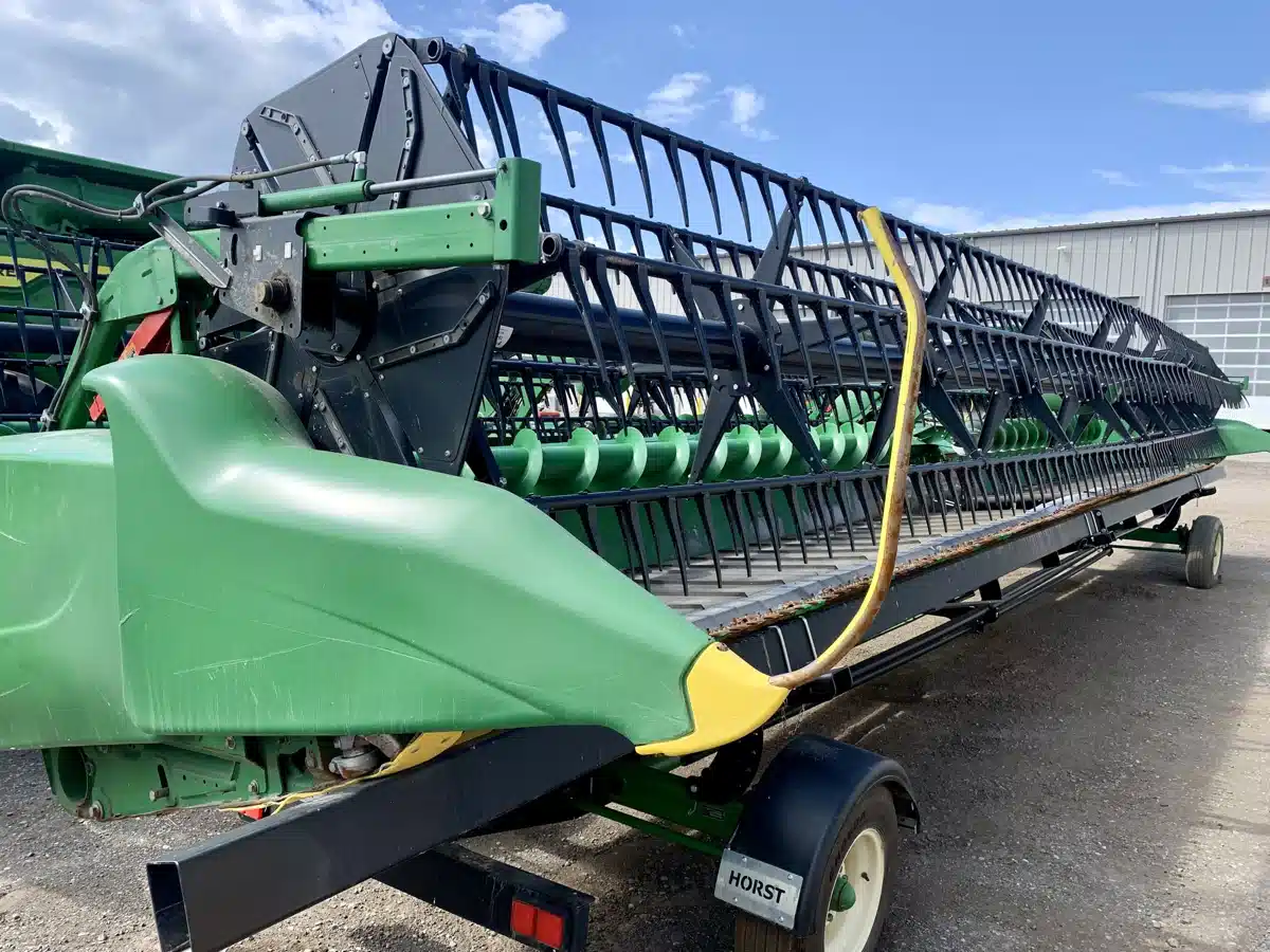 Gallery image 2 for Used 2018 John Deere 640FD Header - Draper
