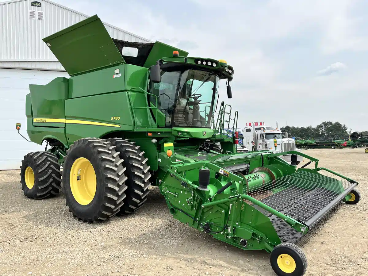 Gallery image 2 for Used 2018 John Deere S780 Combine