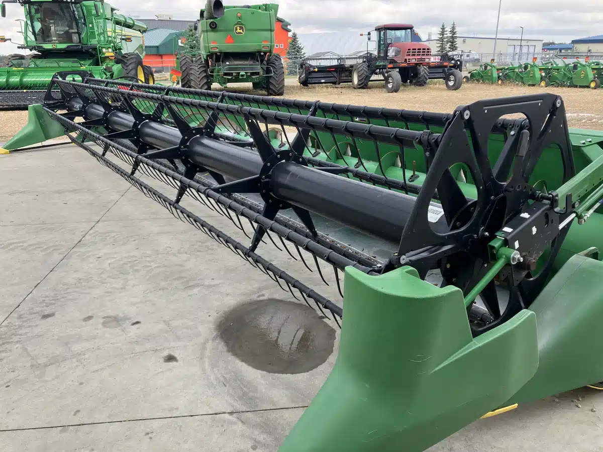 Gallery image 2 for Used 2017 John Deere 630F Header - Flex