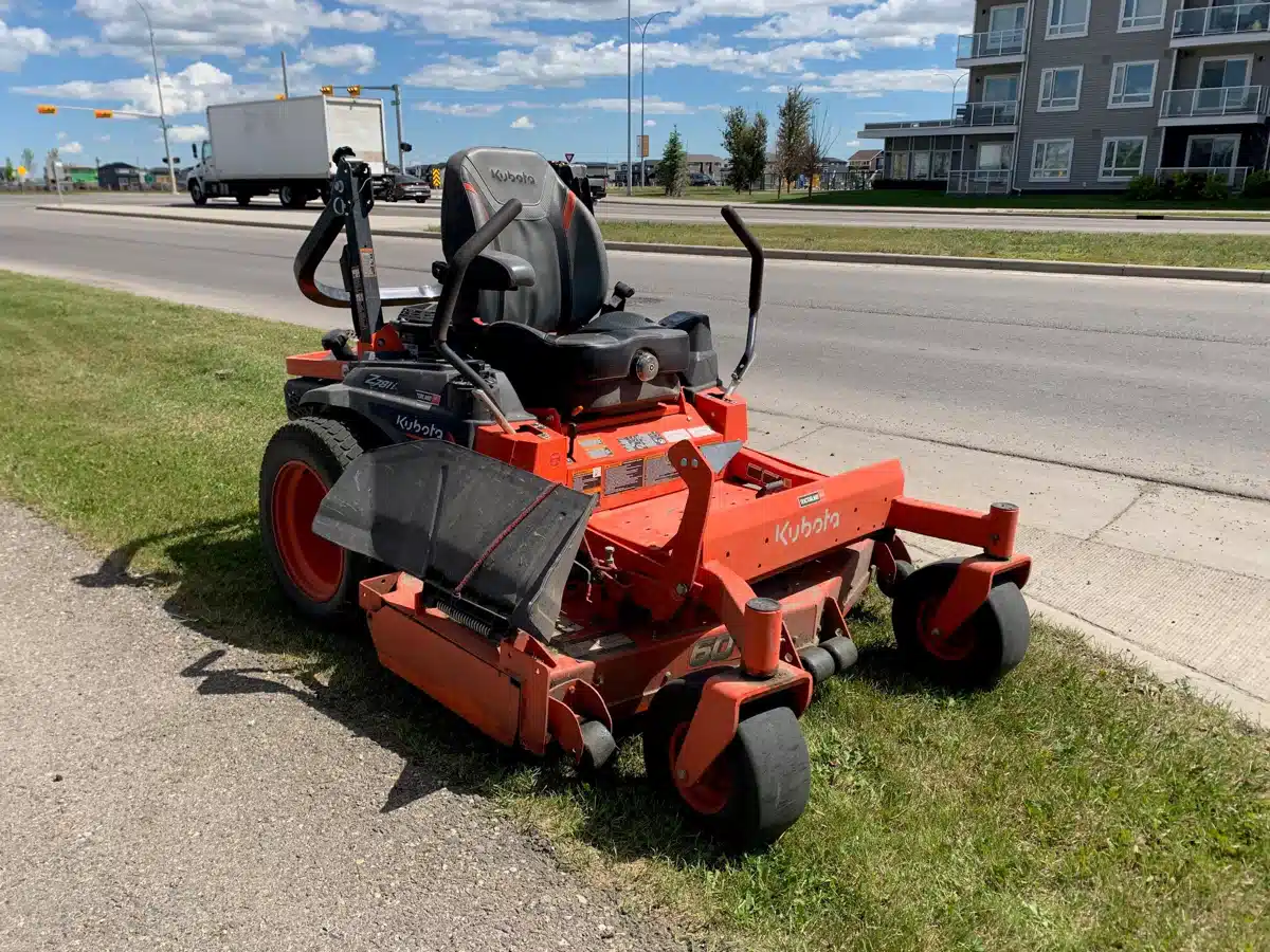 Gallery image 2 for Used 2022 Kubota Z781KWi Mower - Zero Turn