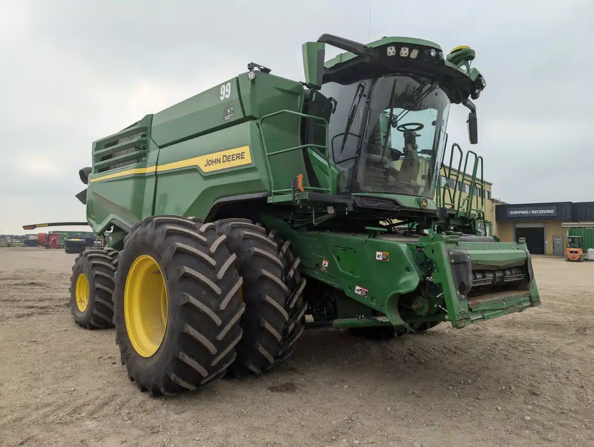 Gallery image 2 for Used 2022 John Deere X9 1100 Combine