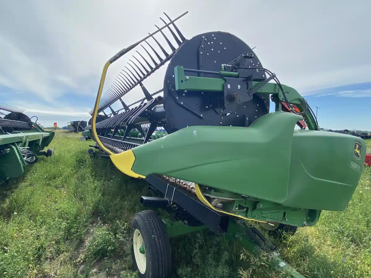 Gallery image 1 for Used 2018 John Deere 635FD Header - Draper