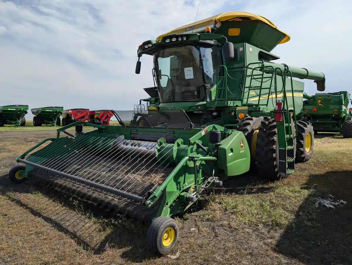 Gallery image 1 for Used 2015 John Deere S680 Combine