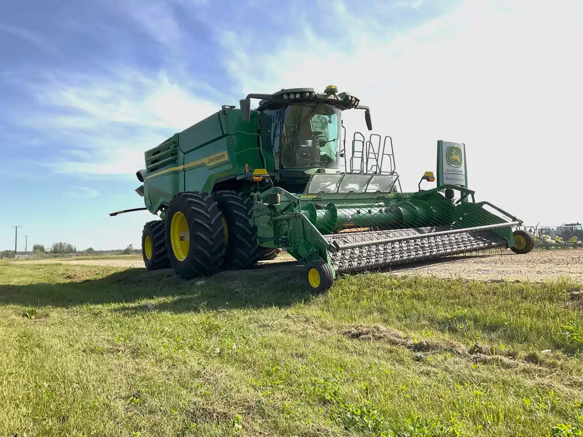 Gallery image 2 for Used 2022 John Deere X9 1000 Combine