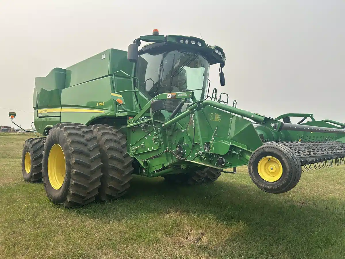 Gallery image 2 for 2019 John Deere S790 Combine