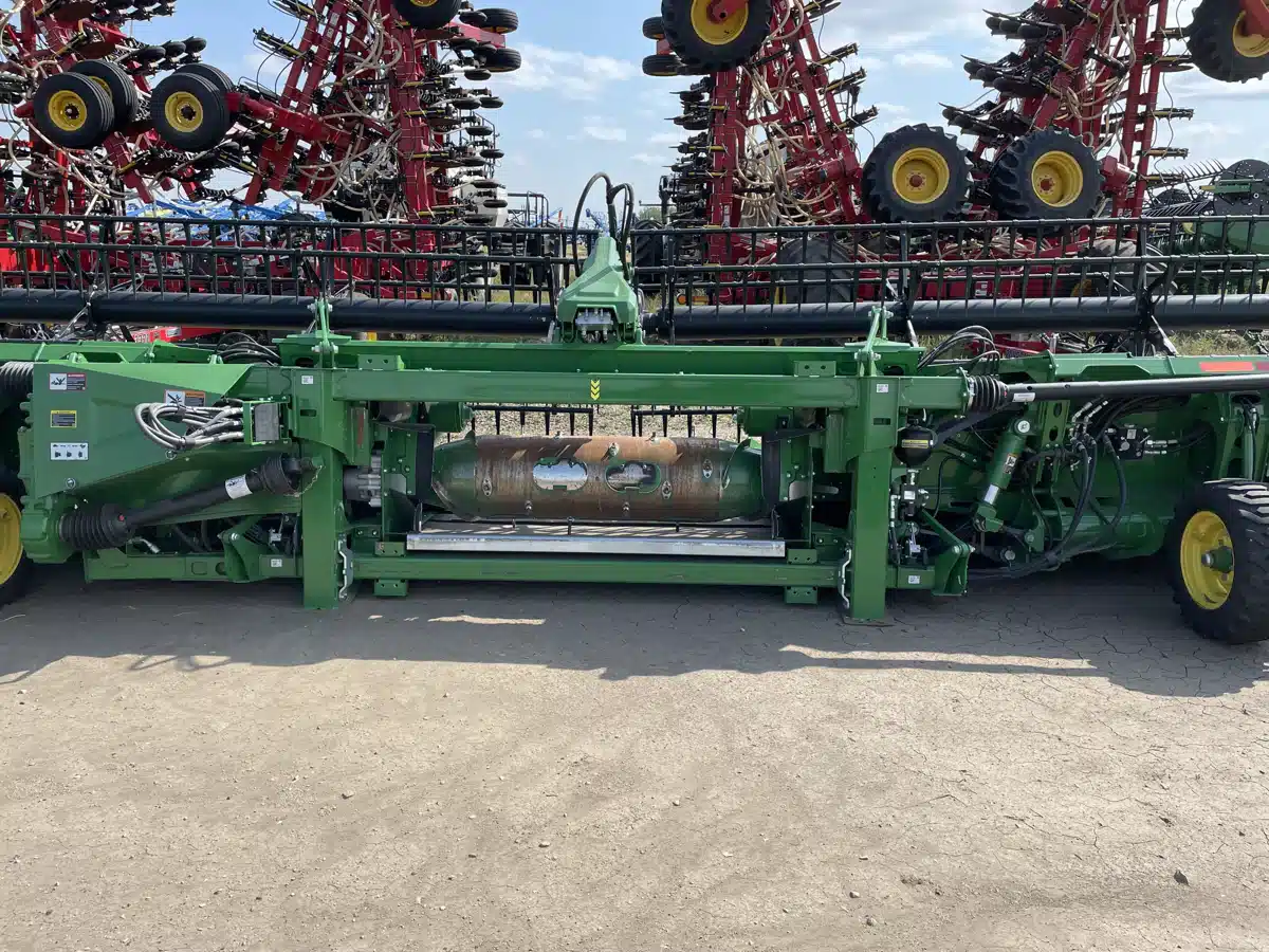 Gallery image 2 for Used 2022 John Deere HD50R Header - Draper
