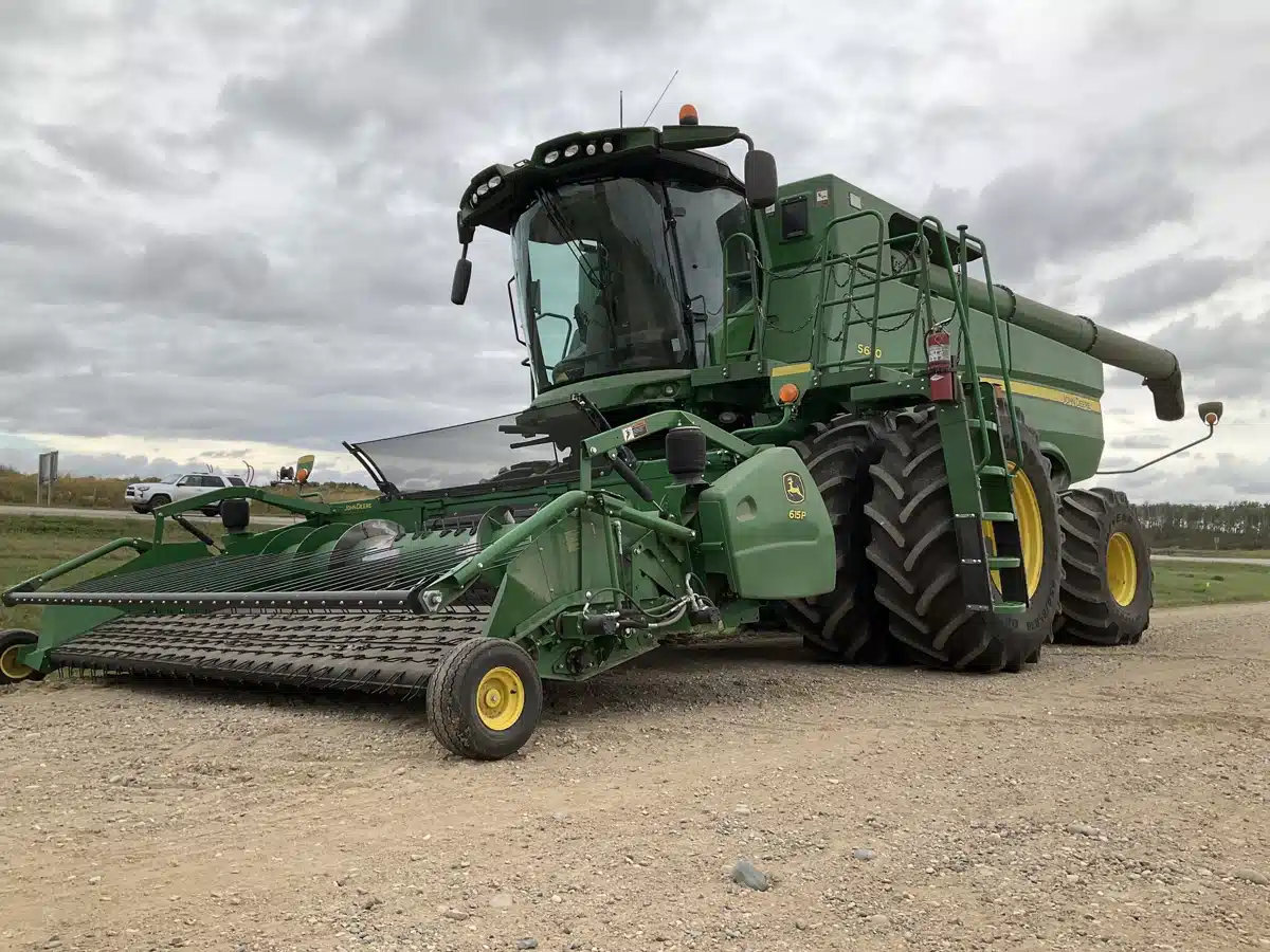 Gallery image 1 for Used 2017 John Deere S680 Combine