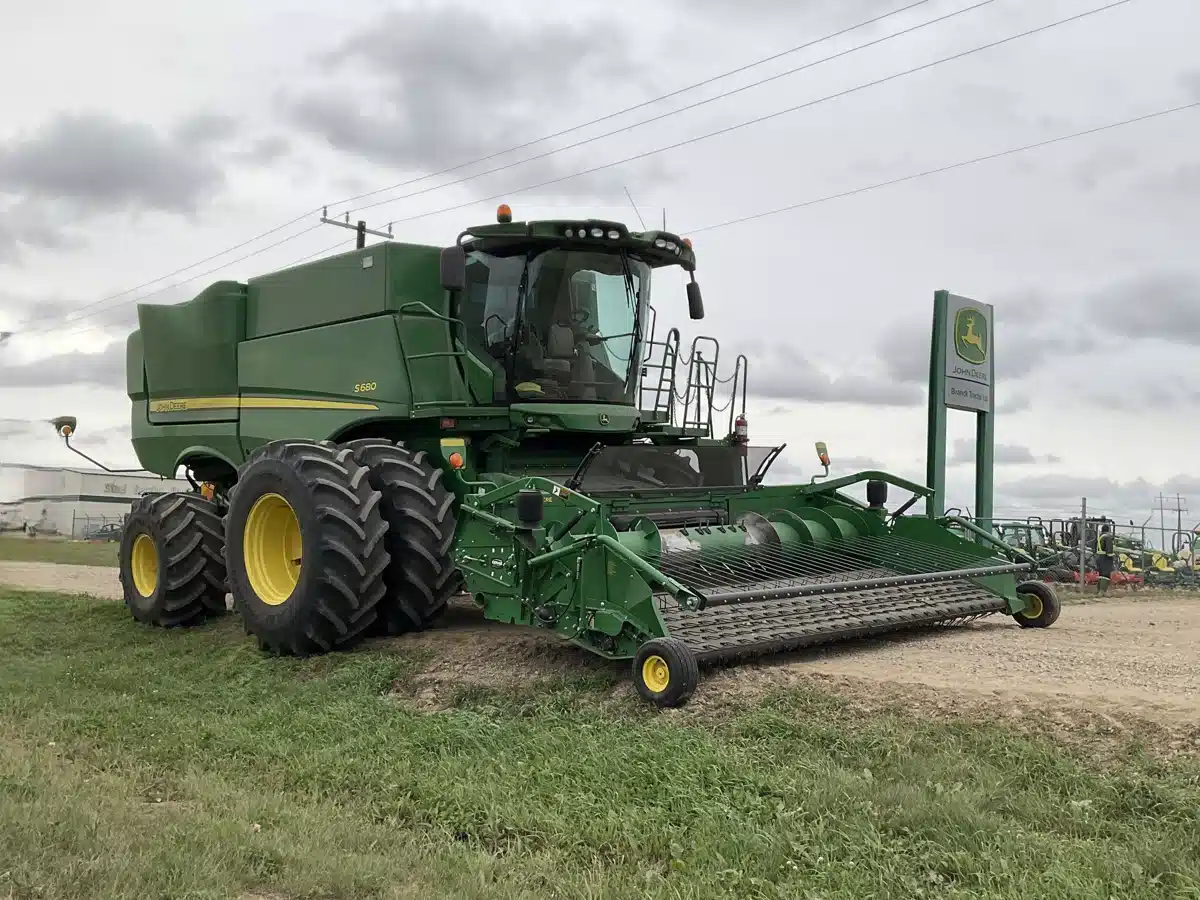 Gallery image 2 for Used 2017 John Deere S680 Combine
