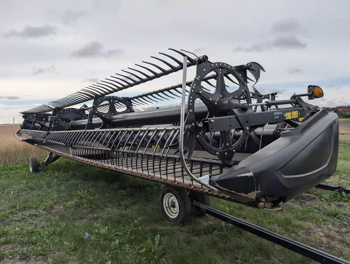 Gallery image 1 for Used 2016 MacDon FD75 Header - Flex Draper