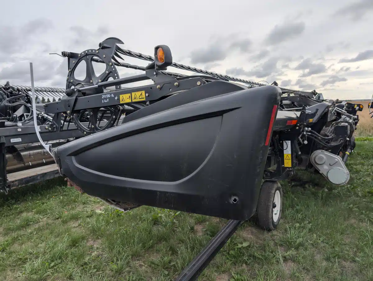 Gallery image 2 for Used 2016 MacDon FD75 Header - Flex Draper