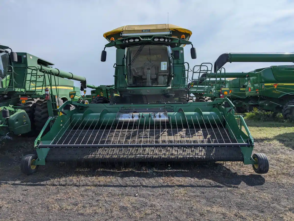 Gallery image 2 for Used 2015 John Deere S680 Combine