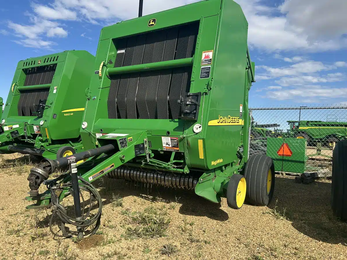 Gallery image 2 for Used 2004 John Deere 567 Round Baler