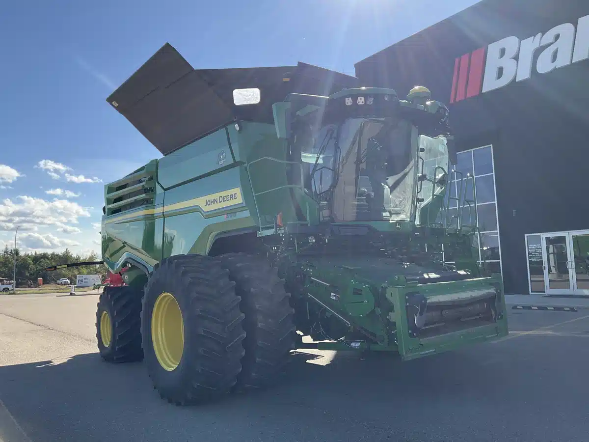 Gallery image 2 for 2022 John Deere X9 1100 Combine