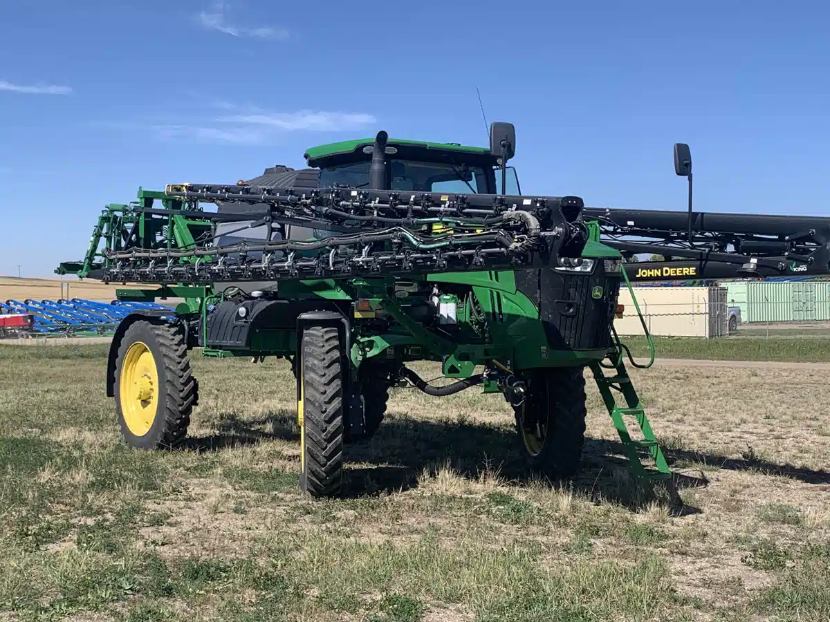 Gallery image 2 for Used 2019 John Deere R4044 Sprayer - Self Propelled