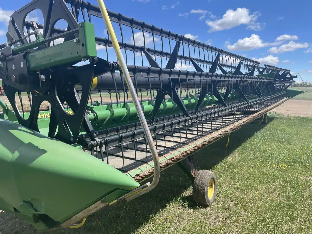 Gallery image 2 for Used 2013 John Deere 640D Header - Draper