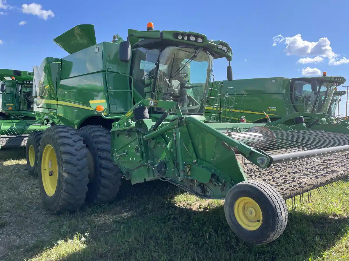 Gallery image 2 for Used 2014 John Deere S670 Combine