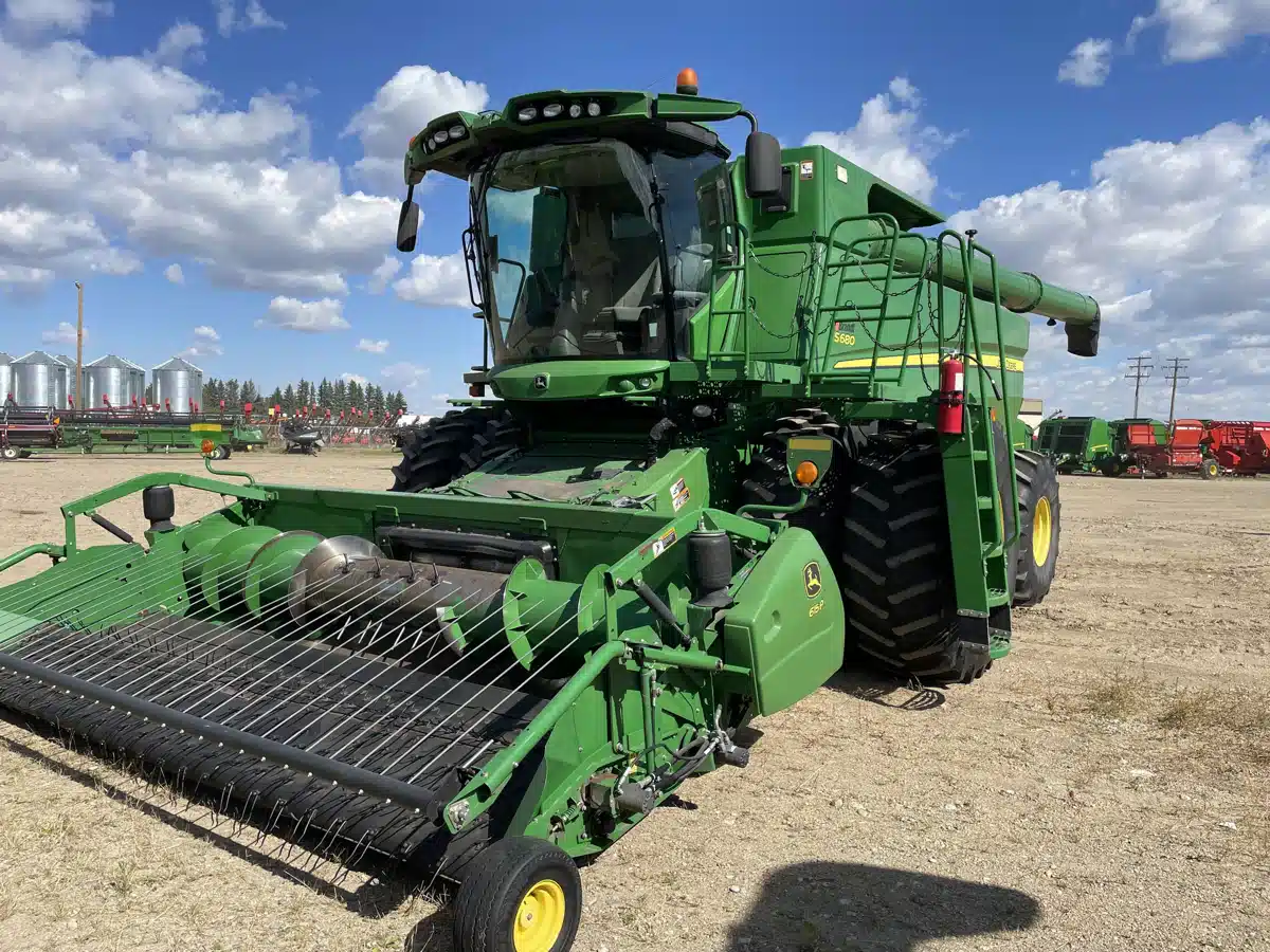 Gallery image 1 for Used 2013 John Deere S680 Combine