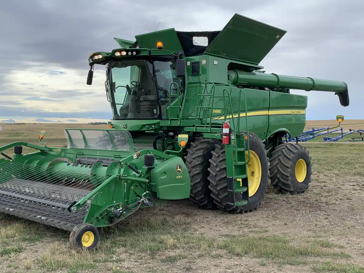 Gallery image 1 for Used 2016 John Deere S680 Combine