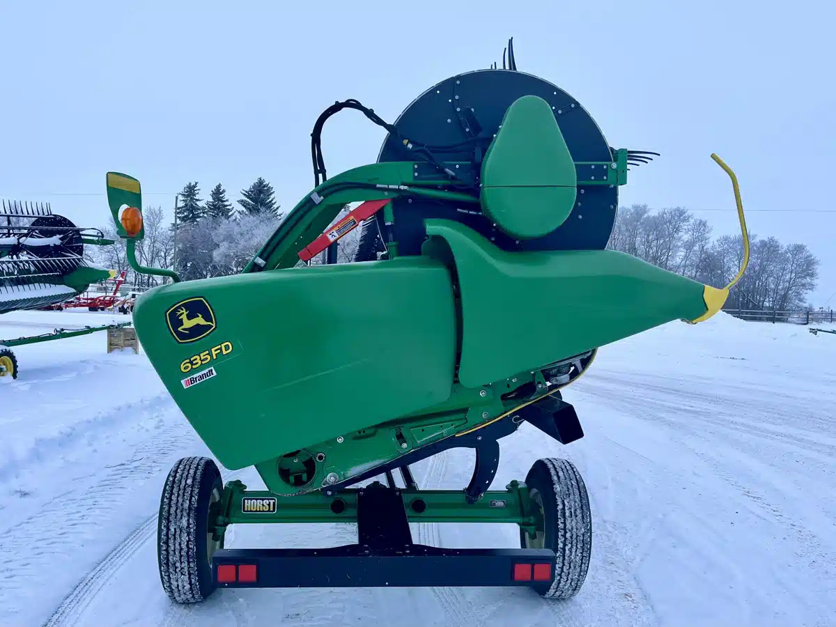 Gallery image 2 for Used 2017 John Deere 635FD Header - Draper