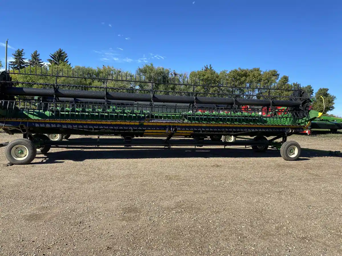 Gallery image 2 for Used 2017 John Deere 635FD Header - Draper