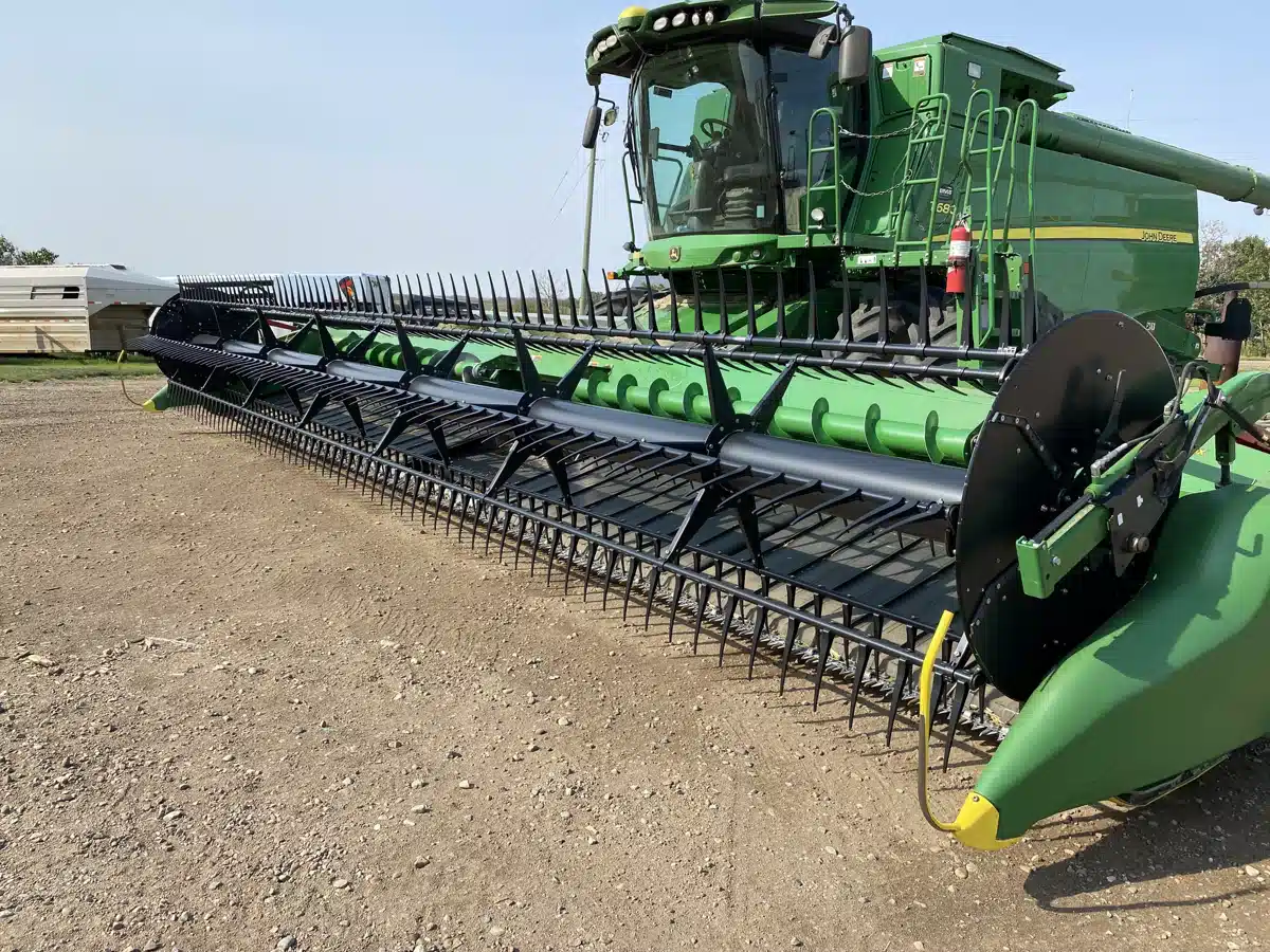 Gallery image 1 for Used 2017 John Deere 635FD Header - Draper